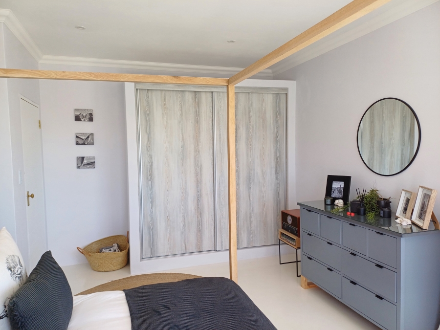 4 Bedroom Property for Sale in Sandy Point Western Cape